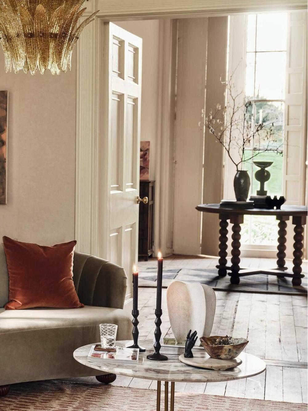 Vintage Inspired Carved Ball Spool Leg Round Dining Table Warm Brown Solid Oak 51 inch