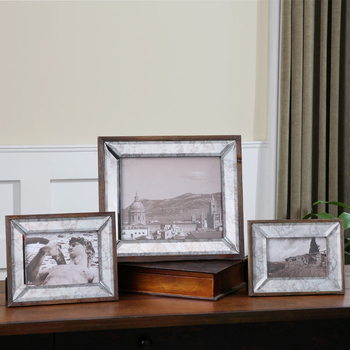 PICTURE FRAMES