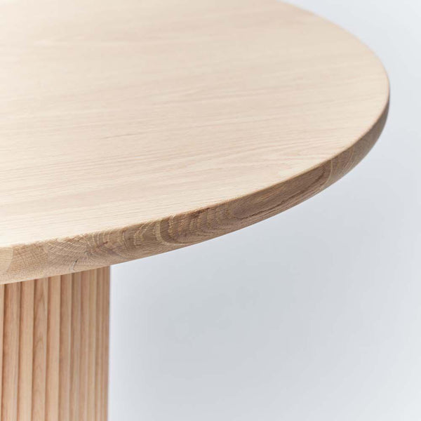 Modern Reeded Pedestal Round Dining Table Solid Oak Saddle 48 inch
